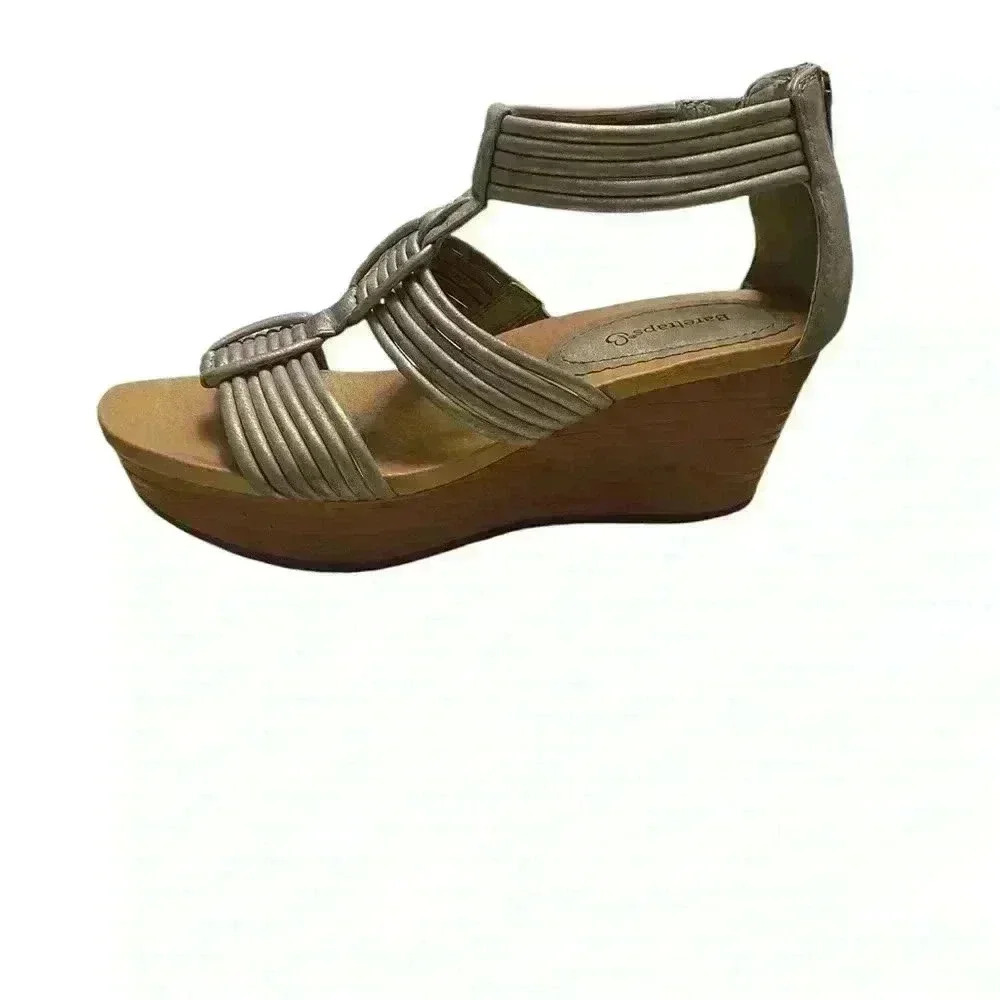 Baretraps Keisha Wedge Sandals Gold Faux Leather Size 7.5 - Picture 3 of 8